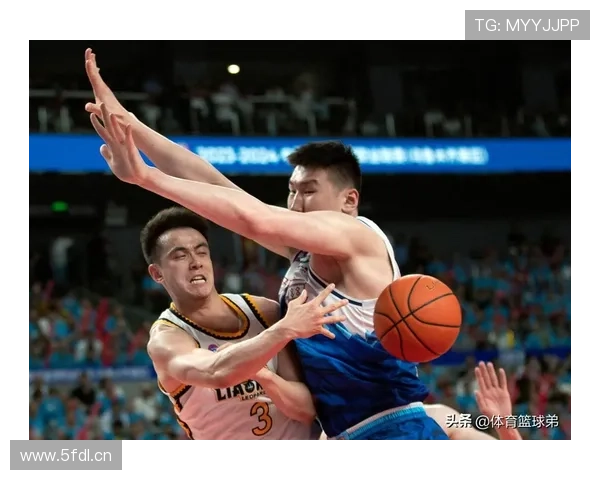 体育头条聚焦最新赛事精彩瞬间解析运动员赛场表现与未来趋势 - 副本 - 副本